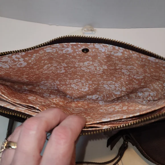 Lyons Leather Co. Espresso Queen Bee Brown Leather Crossbody And Baby Bee - Picture 4 of 12